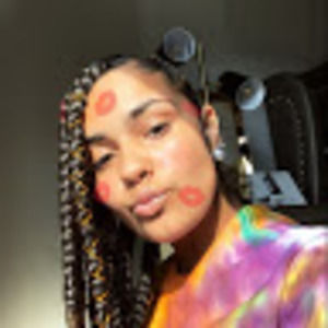 Meet your Posher, Saraaa